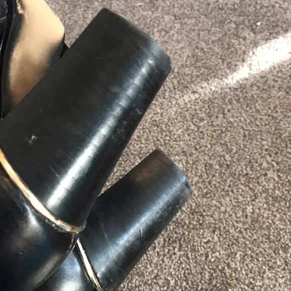 Closet clear out - Picture 5 of 5